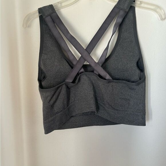 Puma gray and black sports bra - Picture 2 of 4